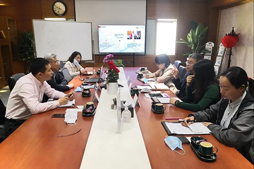 不朽情缘mg官网陈春麟博士、化学部及生物部高级副总裁任峰博士、商务发展部副总裁蔡金娜博士热情接待研究院一行，并介绍了公司情况。